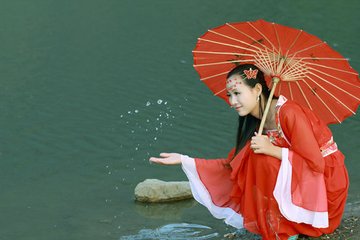 午夜红唇影像未审查版本